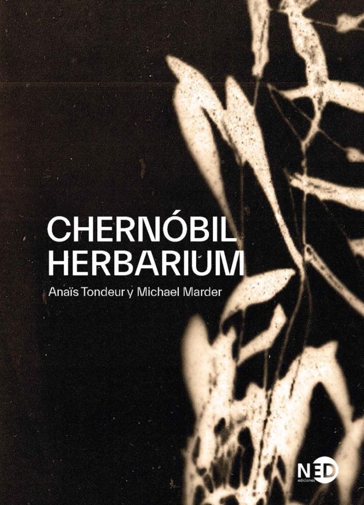 Cubierta del libro Chernóbil Herbarium